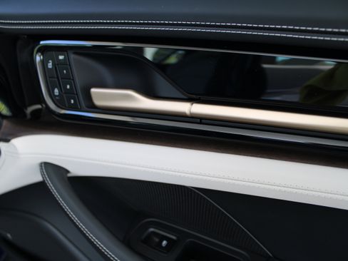 Certified 2024 Porsche Panamera 4 image 32