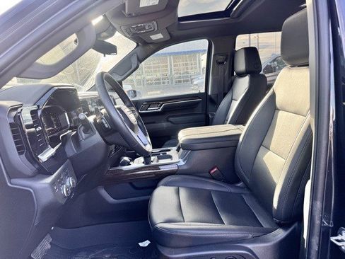 Used 2024 GMC Sierra 1500 Elevation w/ Elevation Premium Package image 8