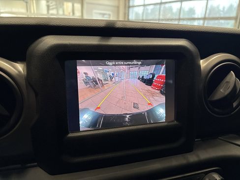 Used 2023 Jeep Gladiator Sport image 27