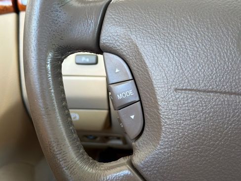 Used 2005 Lexus LS 430 RWD image 28