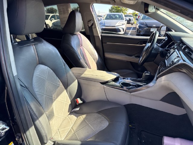 Used 2018 Toyota Camry XLE FWD image 13