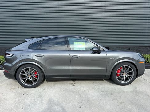 Certified 2026 Porsche Cayenne S AWD/4WD image 8