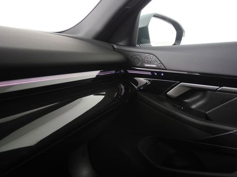 Certified 2025 BMW 530i image 31