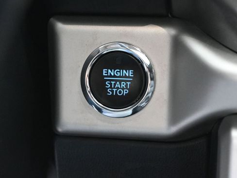 Used 2023 Ford Expedition XLT image 23