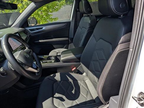 Used 2025 Volkswagen Atlas Cross Sport SE w/ Panoramic Sunroof Package AWD/4WD image 31
