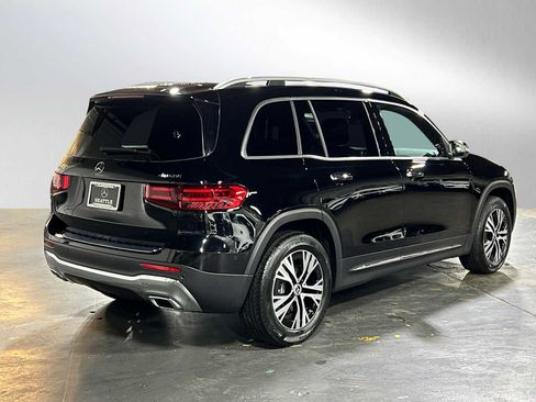 Used 2025 Mercedes-Benz GLB 250 4MATIC image 4