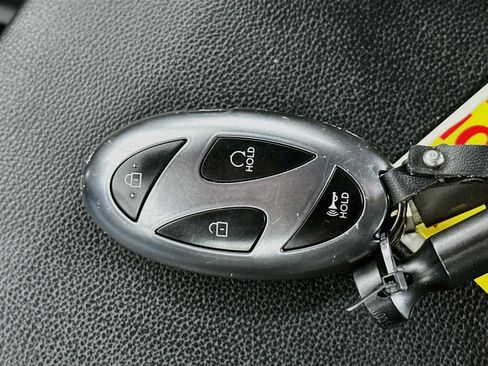 Used 2025 Hyundai Elantra Limited FWD image 26