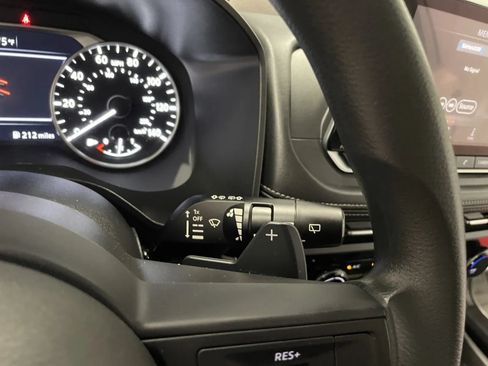 Used 2023 Nissan Rogue S FWD image 21