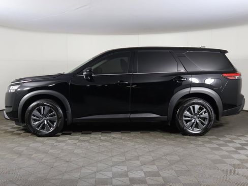 Used 2024 Nissan Pathfinder S image 15