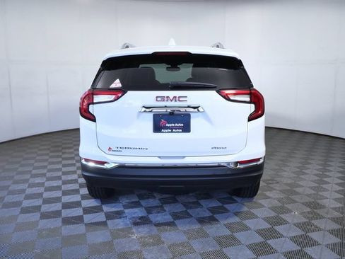 Used 2024 GMC Terrain SLT AWD/4WD image 7