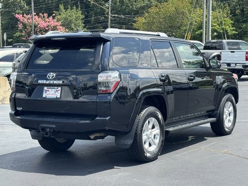 Used 2018 Toyota 4Runner SR5 Premium image 16