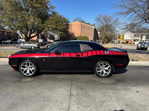 Used 2015 Dodge Challenger SXT Plus w/ Driver Convenience Group image 7