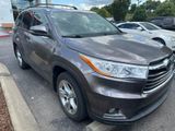 Used 2015 Toyota Highlander Limited Platinum image 2