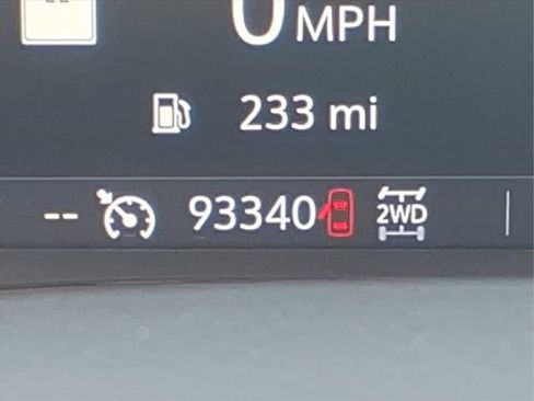 Used 2023 GMC Acadia SLT image 14