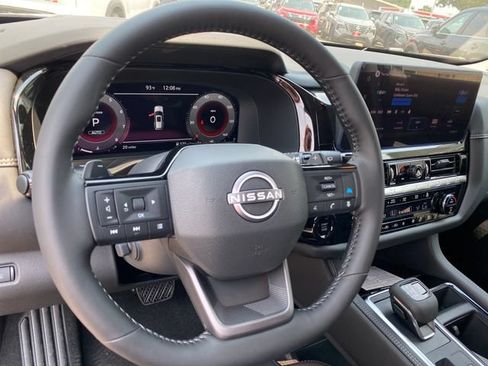 New 2026 Nissan Pathfinder Platinum AWD/4WD image 12
