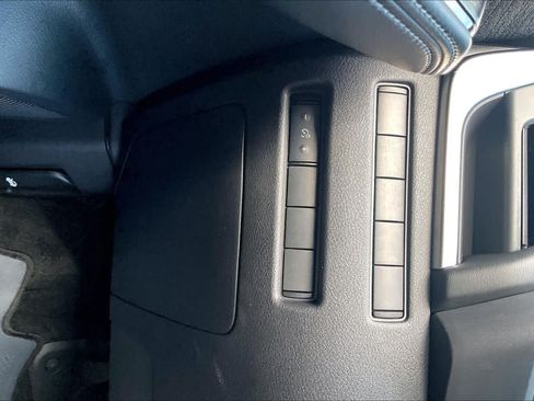 Used 2021 Nissan Rogue S FWD image 33