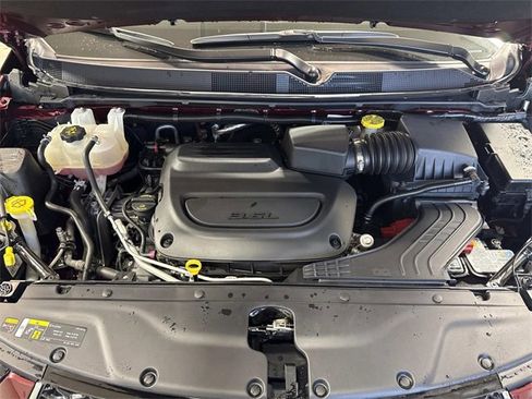 Used 2023 Chrysler Pacifica Limited image 18