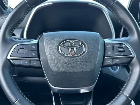 Used 2021 Toyota Highlander XSE image 25