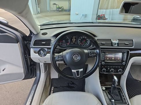 Used 2014 Volkswagen Passat TDI SEL Premium FWD image 13