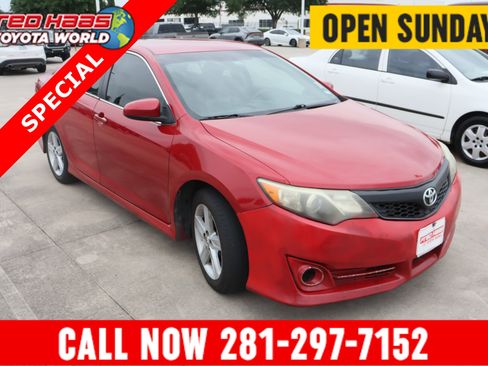 Used 2013 Toyota Camry SE FWD image 1