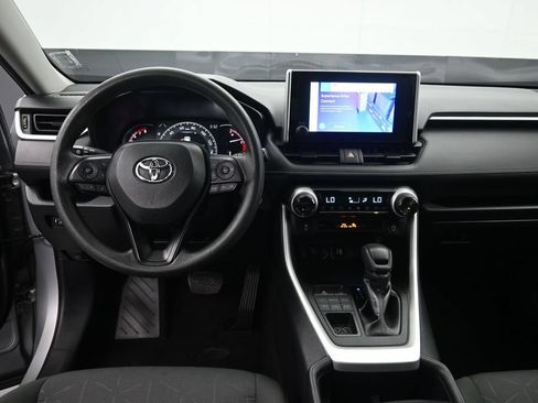 Used 2025 Toyota RAV4 XLE AWD/4WD image 11