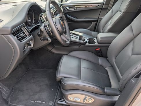 Certified 2026 Porsche Macan AWD/4WD image 20