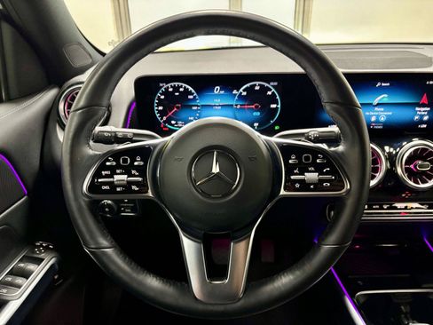 Used 2023 Mercedes-Benz EQB 300 4MATIC w/ Exclusive Package image 23
