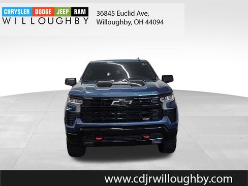 Used 2024 Chevrolet Silverado 1500 LT Trail Boss w/ Convenience Package II AWD/4WD image 2