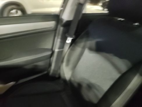 Used 2018 Subaru Outback 2.5i Premium image 17