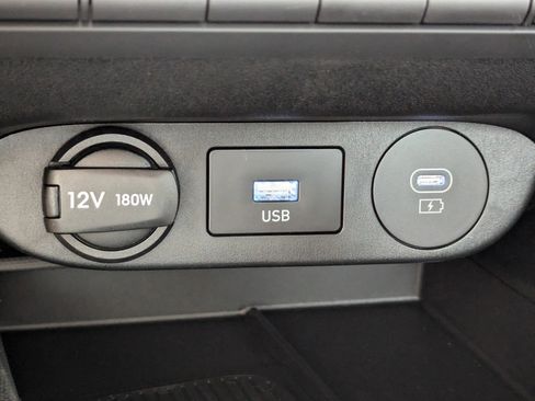 Used 2025 Hyundai Elantra SEL FWD image 19