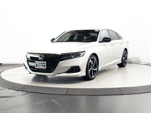Used 2022 Honda Accord Sport image 3