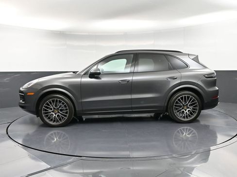 Certified 2022 Porsche Cayenne image 2