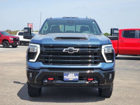 Used 2025 Chevrolet Silverado 2500 LTZ w/ LTZ Plus Package AWD/4WD image 2