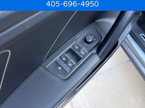 Used 2023 Volkswagen Tiguan SE R-Line FWD image 15