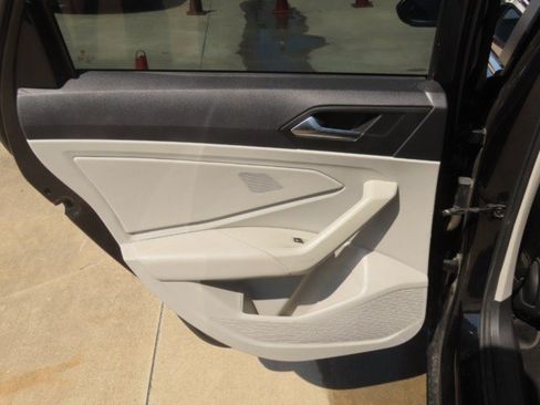 Used 2019 Volkswagen Jetta SEL FWD image 12