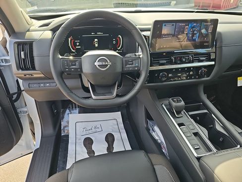 New 2026 Nissan Pathfinder Platinum FWD image 21