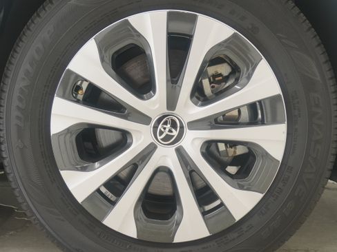 Used 2022 Toyota Prius Prime Limited FWD image 32