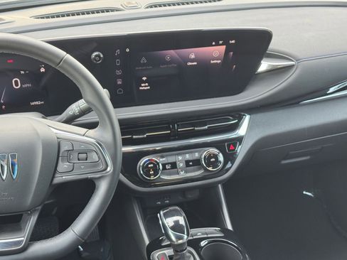 Used 2025 Buick Envista Sport Touring image 21