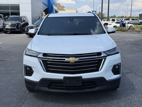 Used 2023 Chevrolet Traverse LT AWD/4WD image 3