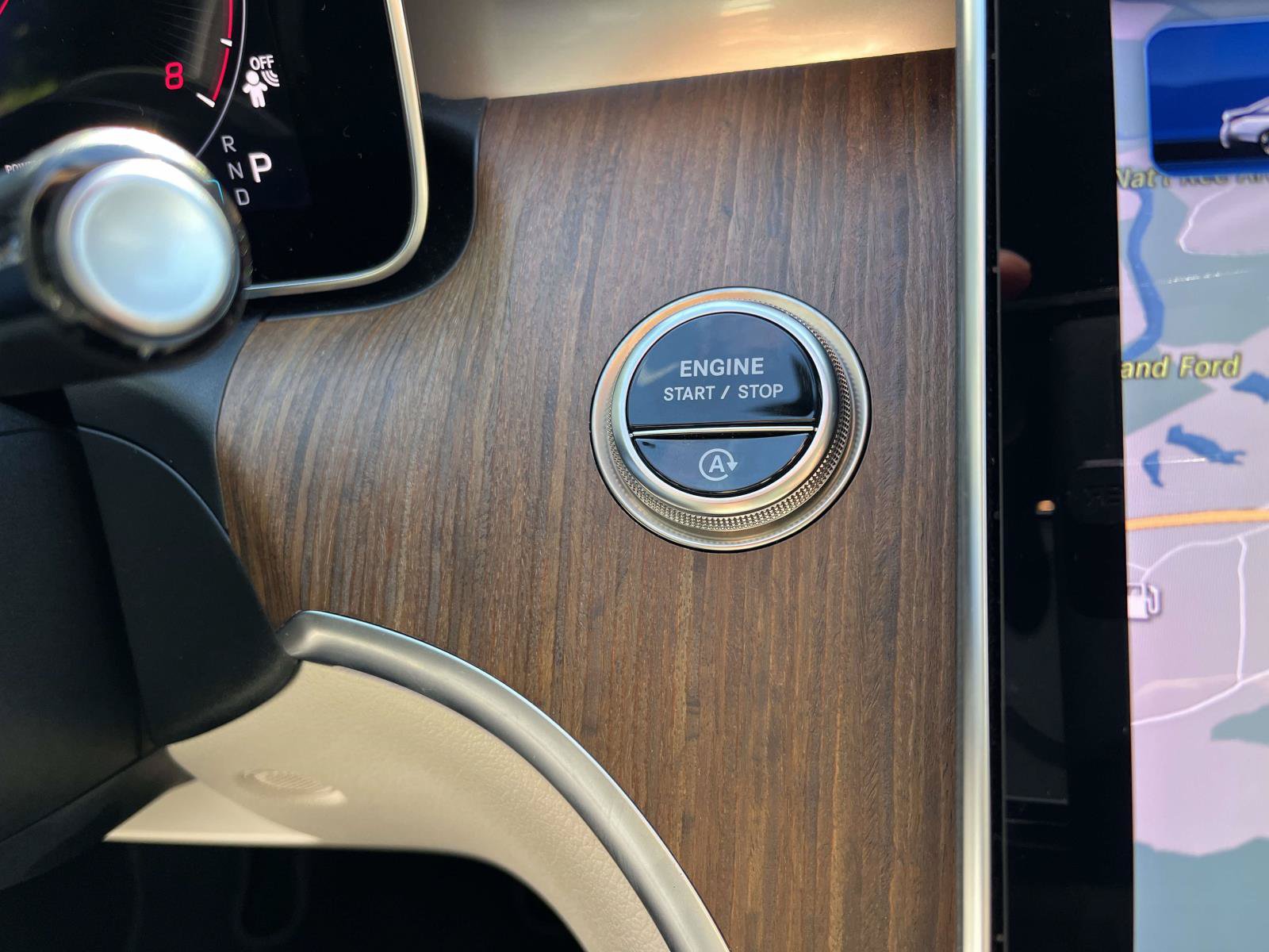 Certified 2025 Mercedes-Benz C 300 4MATIC Sedan image 30