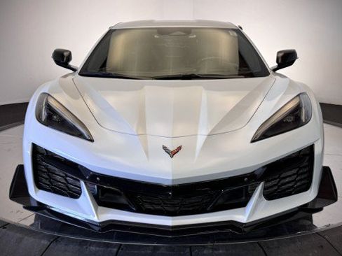 Used 2024 Chevrolet Corvette Z06 w/ Z07 Performance Package RWD image 20