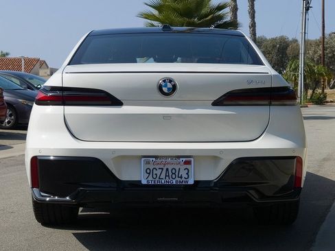 Used 2023 BMW 740i image 29