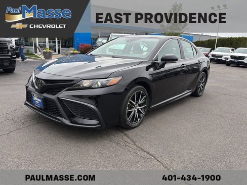 Used 2024 Toyota Camry SE w/ Cold Weather Package AWD/4WD image 1