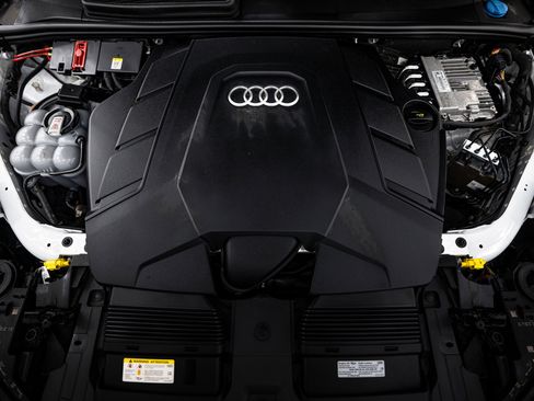 Used 2021 Audi Q7 3.0T Premium image 20