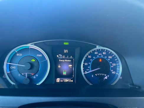 Used 2016 Toyota Camry XLE w/ Moonroof Package image 16