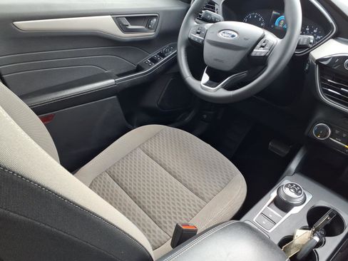 Used 2022 Ford Escape SE w/ Convenience Package FWD image 16