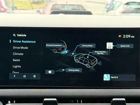 Used 2025 Hyundai Tucson Limited AWD/4WD image 35