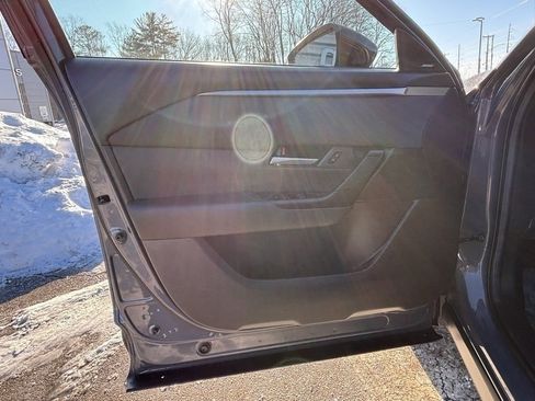 Used 2025 MAZDA CX-50 AWD 2.5 S w/ Premium Package image 9