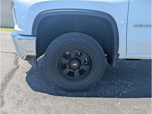 Used 2022 Chevrolet Silverado 2500 LT w/ Convenience Package AWD/4WD image 9