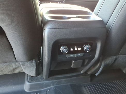 Used 2026 Chevrolet Traverse LT w/ Driver Confidence Package FWD image 27